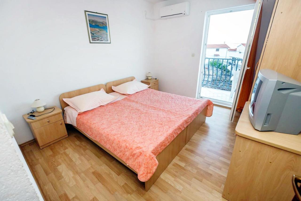 Apartments By The Sea Mastrinka, Ciovo - 4836 Τρογκίρ Εξωτερικό φωτογραφία